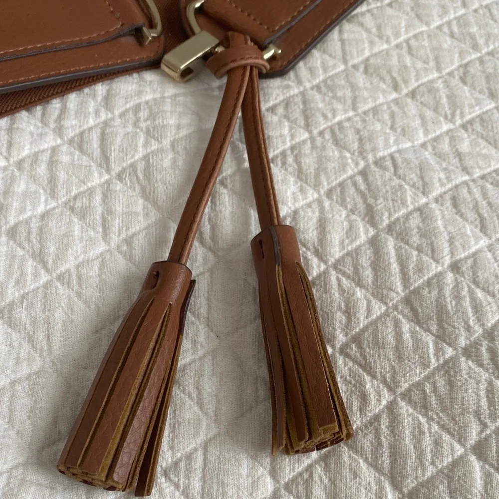 Preppy Academia Brown Faux Leather Tassel Belt gold buckle 2.25” wide Elastic